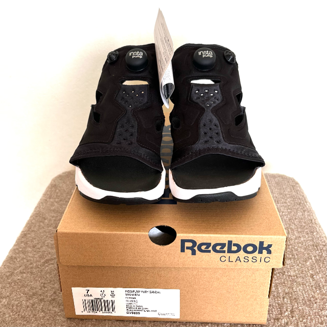 Reebok(リーボック)のReebok リーボック インスタポンプフューリー サンダル 24cm レディースの靴/シューズ(サンダル)の商品写真