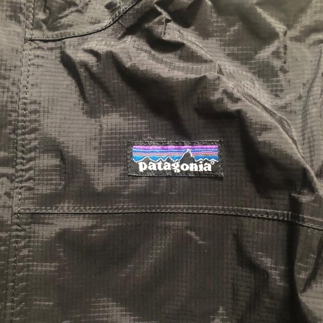 patagonia(パタゴニア)のパタゴニア　ウィンドブレーカー　ブラックXS  あさ彦様専用☆ メンズのジャケット/アウター(ナイロンジャケット)の商品写真