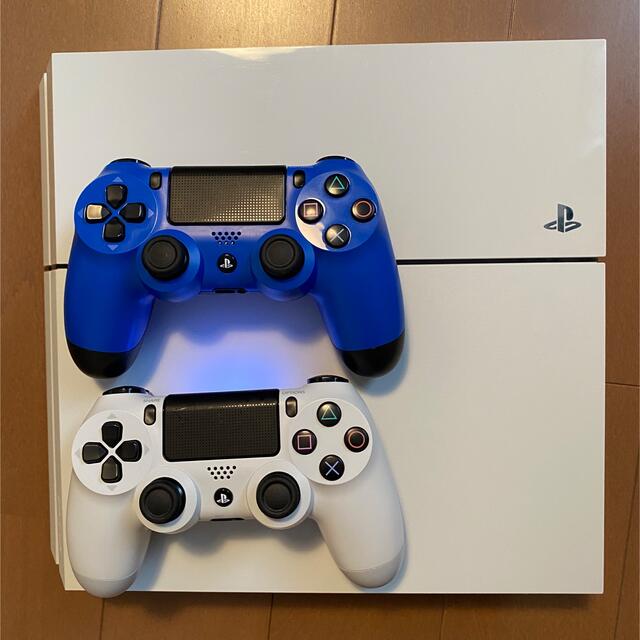 PlayStation4(プレイステーション4)のPlayStation4 CUH-1100A (ホワイト・500GB) エンタメ/ホビーのゲームソフト/ゲーム機本体(家庭用ゲーム機本体)の商品写真