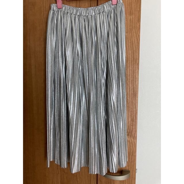 agnes b.(アニエスベー)のトゥービーバイアニエスベー　シルバープリーツスカート レディースのスカート(ロングスカート)の商品写真