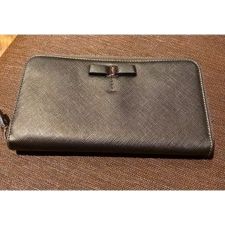 サルヴァトーレフェラガモ(Salvatore Ferragamo)のFerragamo フェラガモ長財布ラウンドファスナー グレー系　レディース(財布)