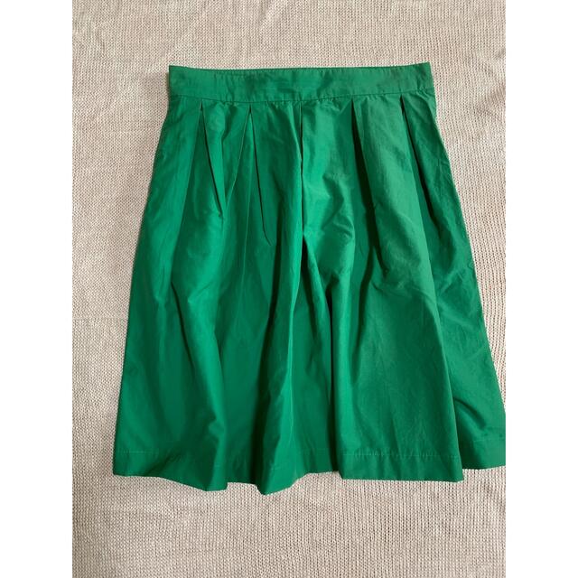 CHILD WOMAN(チャイルドウーマン)のスカート　緑　グリーン　タック　膝丈　可愛い　ポケット有り　左ファスナー レディースのスカート(ひざ丈スカート)の商品写真