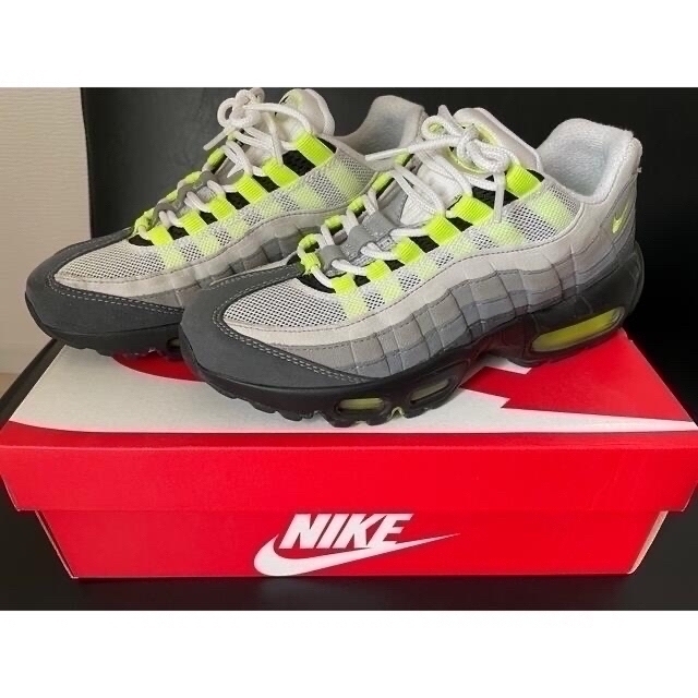 NIKE(ナイキ)のAIR MAX エアマックス95イエローグラデ　ボルト　VOLT レディースの靴/シューズ(スニーカー)の商品写真