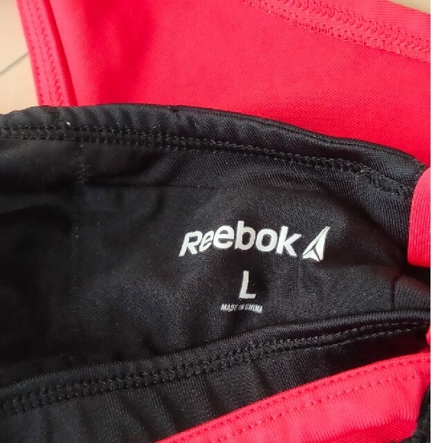 Reebok(リーボック)のリーボックトレーニングウエア(パットなし) スポーツ/アウトドアのランニング(ウェア)の商品写真