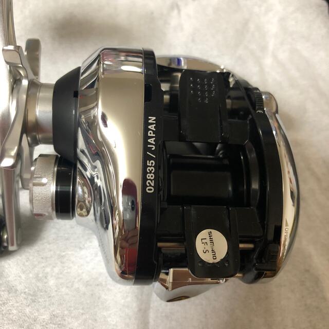 SHIMANO(シマノ)の12 アンタレス 右  スポーツ/アウトドアのフィッシング(リール)の商品写真