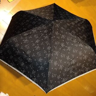 ヤクルト(Yakult)の☆晴雨兼用おりたたみ傘☆　雨の日の雨傘として、晴れた日の日傘として(傘)
