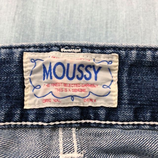 moussy(マウジー)の【美品！人気のパウダー！25インチ！】MOUSSYパウダースキニーデニムパンツ！ レディースのパンツ(デニム/ジーンズ)の商品写真