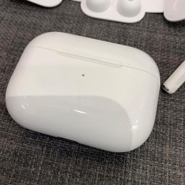 Apple(アップル)のAirPods pro　エアーポッズプロ　A2083 A2084 A2190 スマホ/家電/カメラのオーディオ機器(ヘッドフォン/イヤフォン)の商品写真