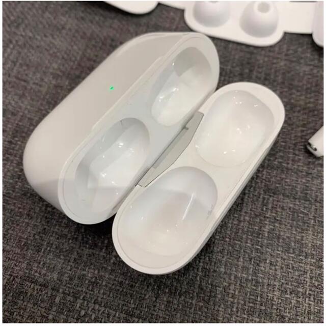 Apple(アップル)のAirPods pro　エアーポッズプロ　A2083 A2084 A2190 スマホ/家電/カメラのオーディオ機器(ヘッドフォン/イヤフォン)の商品写真