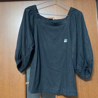 ユニクロ(UNIQLO)のUNIQLO オフショルダーT  サイズM ブラック　新品タグ付き(Tシャツ(長袖/七分))