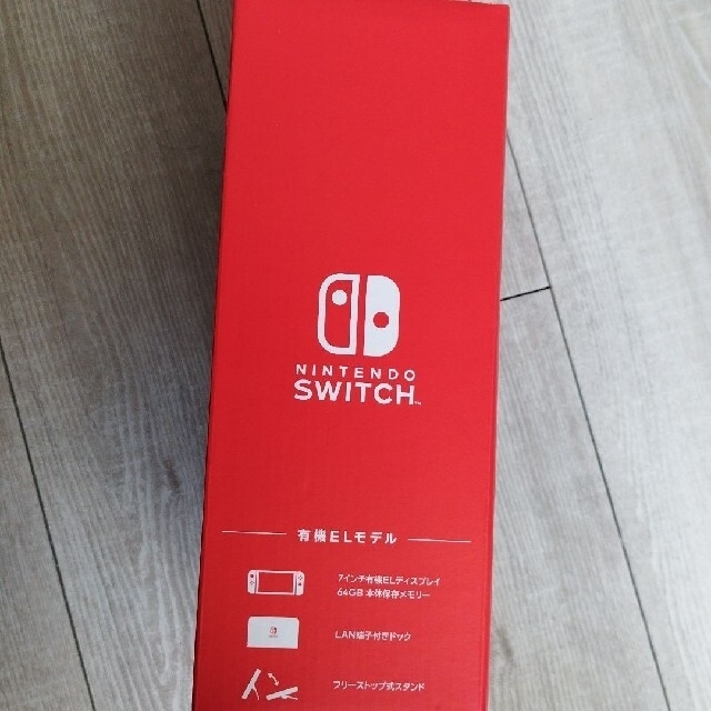 Nintendo Switch(ニンテンドースイッチ)のSwitch本体有機EL JCホワイト エンタメ/ホビーのゲームソフト/ゲーム機本体(家庭用ゲーム機本体)の商品写真