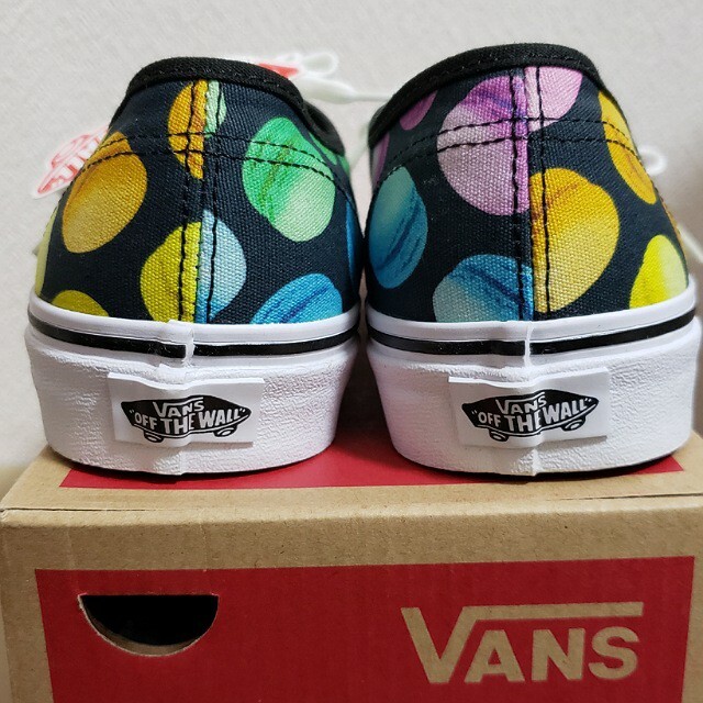 VANS(ヴァンズ)の24.5 新品  VANS  スニーカー  スイーツ  マカロン  スリッポン レディースの靴/シューズ(スニーカー)の商品写真