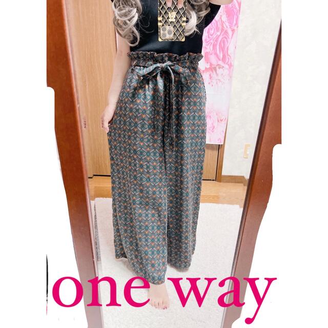 one*way(ワンウェイ)の4910.one way ハイウエスト ベルト付き 総柄 カジュアルパンツ レディースのパンツ(カジュアルパンツ)の商品写真