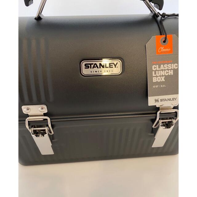 Stanley(スタンレー)の【新品タグ付き】スタンレー ランチボックス 9.5L ブラック 海外限定カラー スポーツ/アウトドアのアウトドア(その他)の商品写真