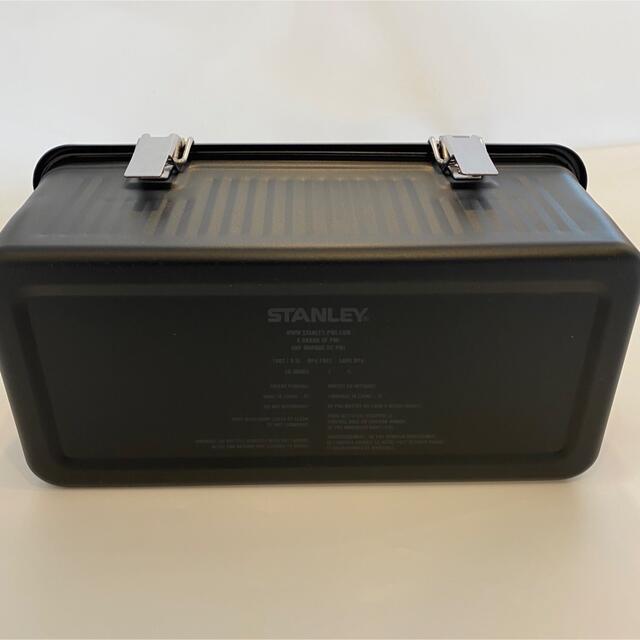 Stanley(スタンレー)の【新品タグ付き】スタンレー ランチボックス 9.5L ブラック 海外限定カラー スポーツ/アウトドアのアウトドア(その他)の商品写真