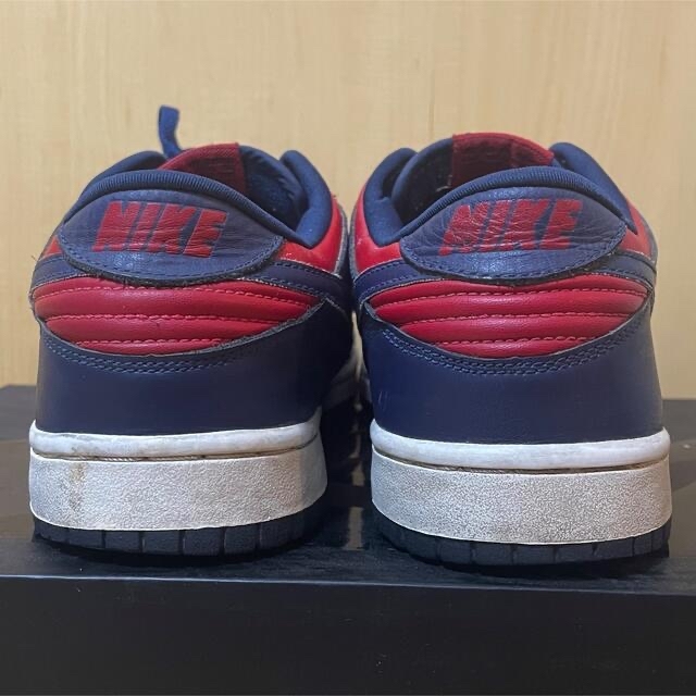 NIKE(ナイキ)のNIKE - DUNK LOW " RED × NAVY 2002 " メンズの靴/シューズ(スニーカー)の商品写真