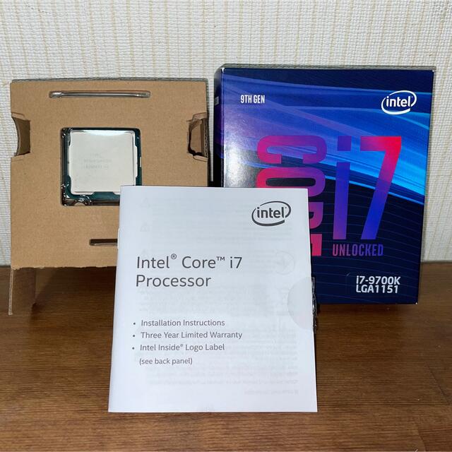 CPU intel core i7 9700k スマホ/家電/カメラのPC/タブレット(PCパーツ)の商品写真