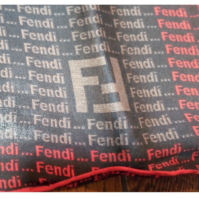 FENDI(フェンディ)の新品未使用 タグ付き FENDI スカーフ レディースのファッション小物(バンダナ/スカーフ)の商品写真