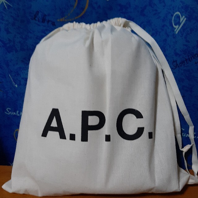 A.P.C(アーペーセー)のA.P.C. ハーフムーン ショルダーバッグ レディースのバッグ(ショルダーバッグ)の商品写真