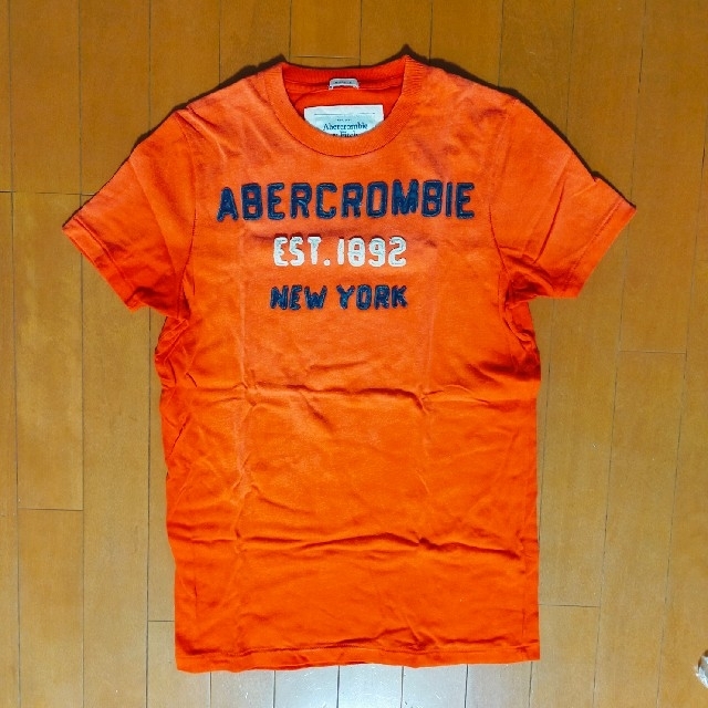 Abercrombie&Fitch(アバクロンビーアンドフィッチ)のTシャツ♡S(朱色) メンズのトップス(Tシャツ/カットソー(半袖/袖なし))の商品写真