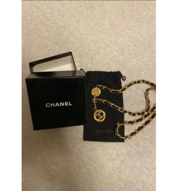 堅実な究極の CHANEL 箱 保存袋 付き ココマーク チェーンベルト シャネル ☆1度短時間の使用のみ☆ ベルト 