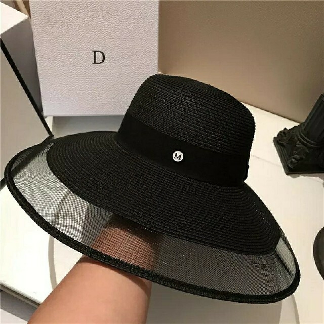 新品　シースルー　ストローハット　女優帽黒 レディースの帽子(麦わら帽子/ストローハット)の商品写真