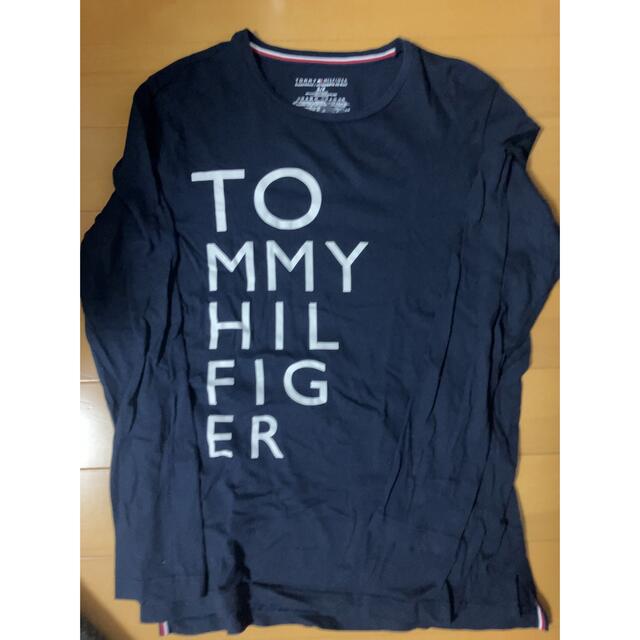 TOMMY HILFIGER(トミーヒルフィガー)の値下げ　TOMMY HILFIGER トミーヒルフィガー Tシャツ　ロゴ メンズのトップス(Tシャツ/カットソー(七分/長袖))の商品写真