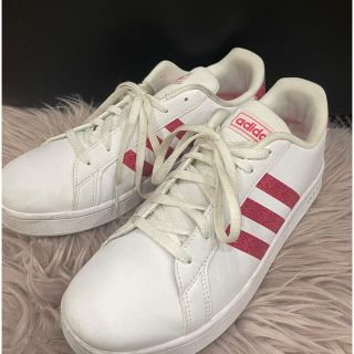 アディダス(adidas)のadidas スニーカー👟(スニーカー)