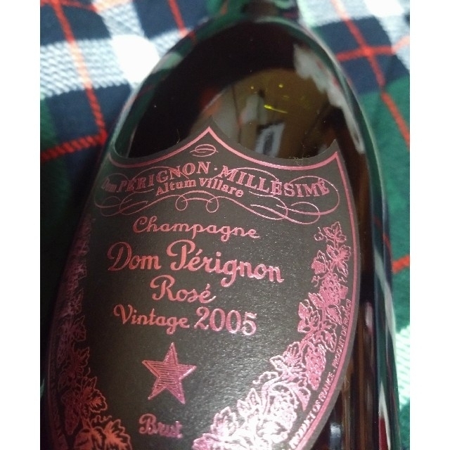 Dom Pérignon(ドンペリニヨン)のドンペリニヨン　ロゼ　ヴィンテージ　2005 食品/飲料/酒の飲料(その他)の商品写真