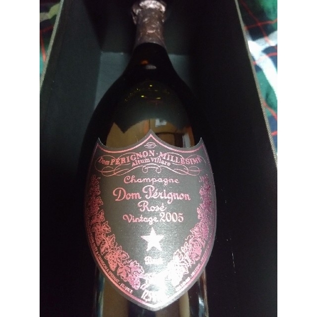 Dom Pérignon(ドンペリニヨン)のドンペリニヨン　ロゼ　ヴィンテージ　2005 食品/飲料/酒の飲料(その他)の商品写真