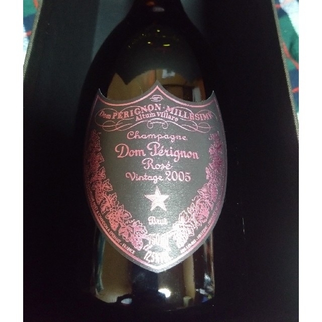 Dom Pérignon(ドンペリニヨン)のドンペリニヨン　ロゼ　ヴィンテージ　2005 食品/飲料/酒の飲料(その他)の商品写真