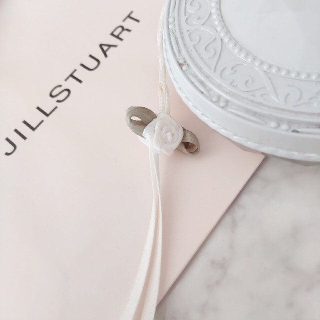 JILLSTUART(ジルスチュアート)のJILLSTUART コンパクト ファンデーション ケース 限定 コスメ/美容のメイク道具/ケアグッズ(ボトル・ケース・携帯小物)の商品写真