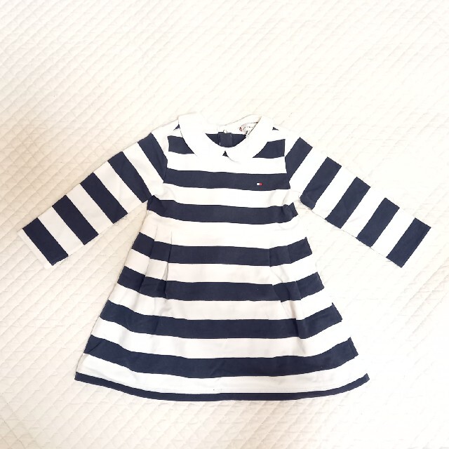 TOMMY HILFIGER(トミーヒルフィガー)の【yurikaman様】2点　TOMMYワンピース、petit mainパンツ キッズ/ベビー/マタニティのベビー服(~85cm)(ワンピース)の商品写真