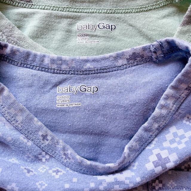 babyGAP(ベビーギャップ)の【2枚セット】GAP Tシャツ 110cm キッズ/ベビー/マタニティのキッズ服男の子用(90cm~)(Tシャツ/カットソー)の商品写真