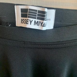 ISSEY MIYAKE - 132 5. ISSEY MIYAKE ユニセックス サルエルパンツ黒の