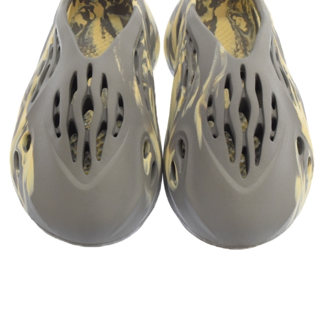 adidas(アディダス)のadidas アディダス YEEZY Foam Runner "MXT Moon Gray" イージー フォームランナー MXTムーングレー サンダル GV7904 メンズの靴/シューズ(サンダル)の商品写真