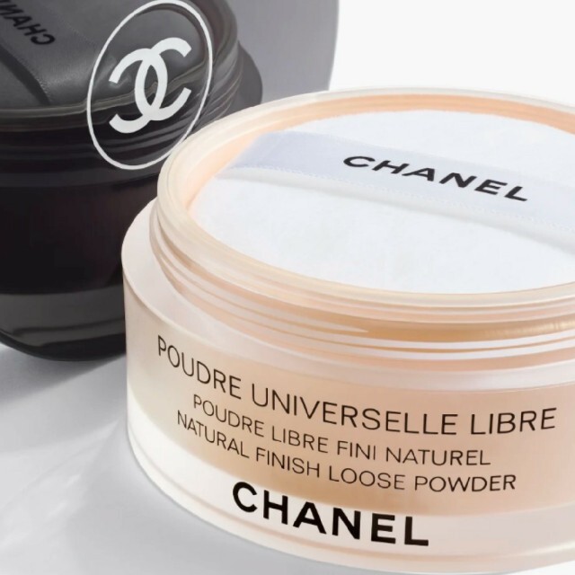 CHANEL プードゥル ユニヴェルセル リーブル