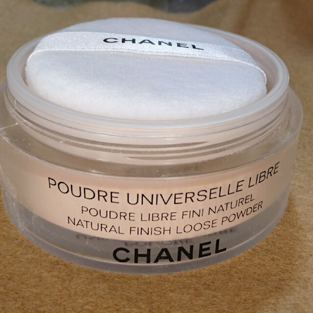 CHANEL プードゥル ユニヴェルセル リーブル