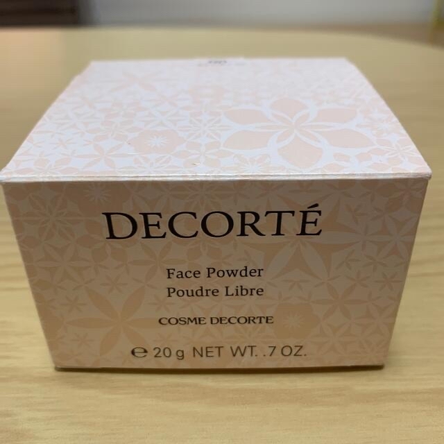 COSME DECORTE(コスメデコルテ)のコーセー コスメデコルテフェイスパウダー#00トランスルーセント 20g コスメ/美容のベースメイク/化粧品(フェイスパウダー)の商品写真