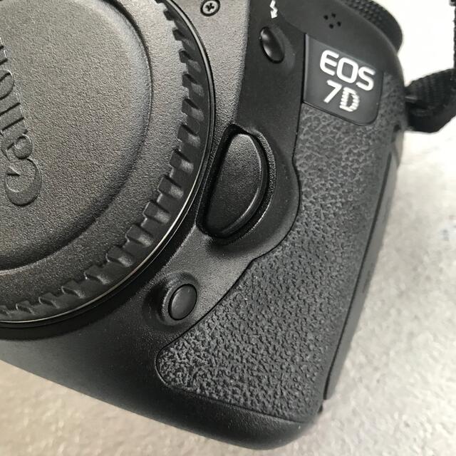 CARON(キャロン)のCanon EOS 7D ボディ バッテリーグリップ 電池 充電器 スマホ/家電/カメラのカメラ(デジタル一眼)の商品写真