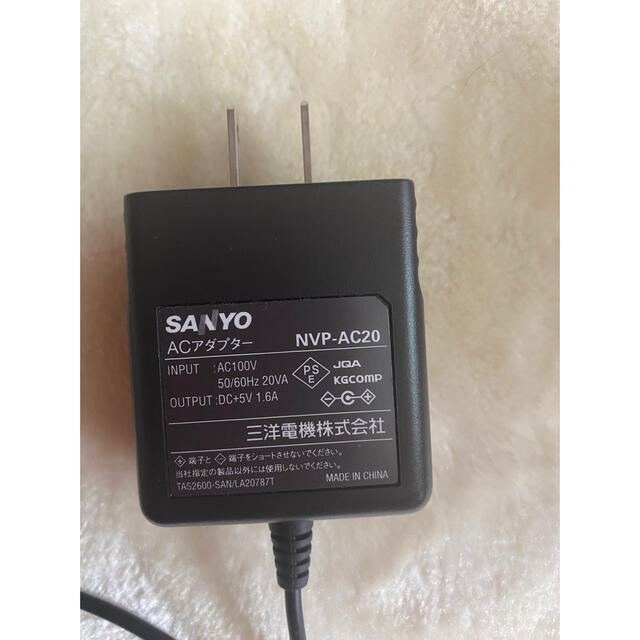 SANYO(サンヨー)の充電器 スマホ/家電/カメラのスマートフォン/携帯電話(バッテリー/充電器)の商品写真