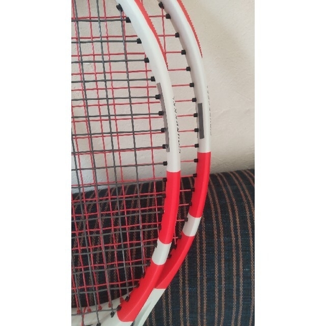 Babolat(バボラ)のピュアストライク100グリップ2　2本組 スポーツ/アウトドアのテニス(ラケット)の商品写真