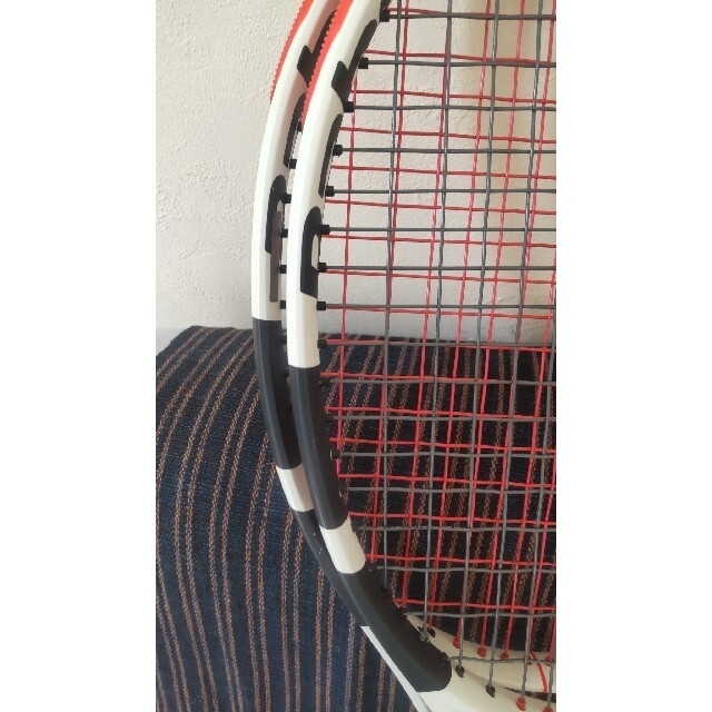 Babolat(バボラ)のピュアストライク100グリップ2　2本組 スポーツ/アウトドアのテニス(ラケット)の商品写真