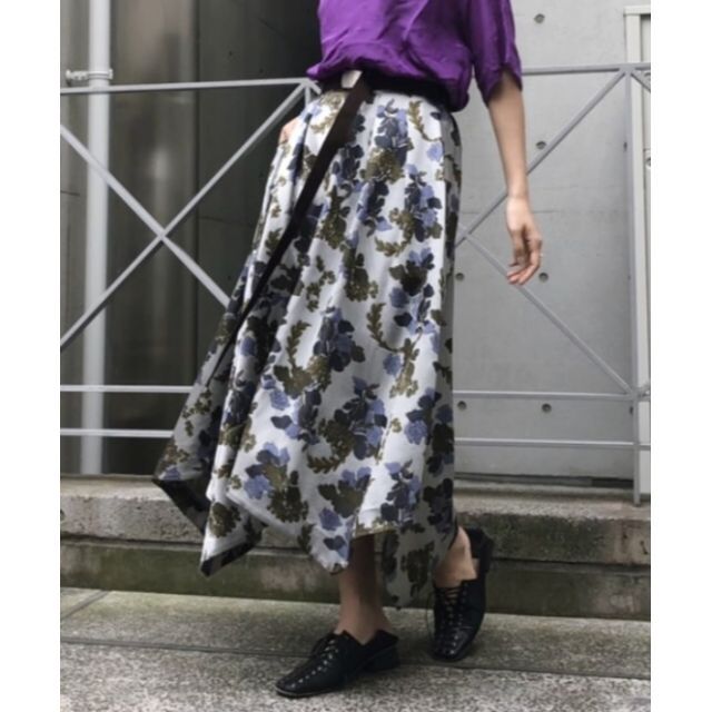 Ameri VINTAGE - 入荷待 AMERI vintage ロングフレアスカート 総柄花柄