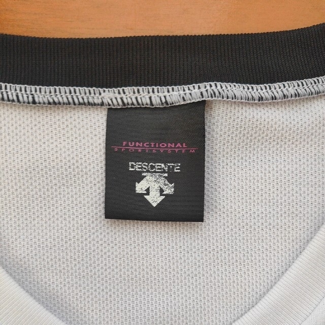 DESCENTE(デサント)のDESCENTE　レディースTシャツ レディースのトップス(Tシャツ(半袖/袖なし))の商品写真