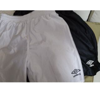 アンブロ(UMBRO)のumbroサッカーパンツ　Lサイズ　白黒２枚(ウェア)