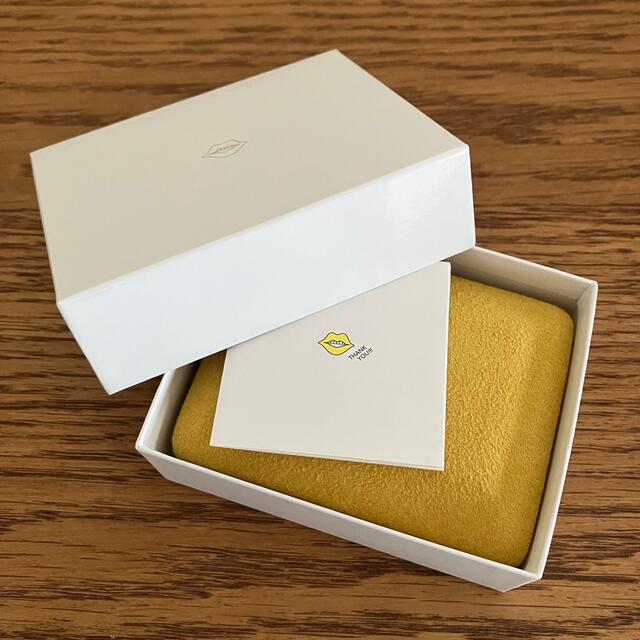 talkativeトーカティブ*CRESTピアス ホワイトマザーオブパールの talkativeトーカティブ*CRESTピアス ホワイトマザーオブパールの
