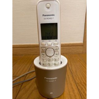 パナソニック(Panasonic)のコードレス電話機　スリム／ブラウン　KX-FKD402-T(その他)