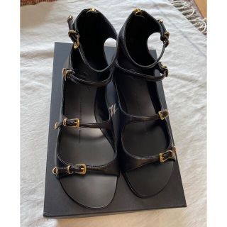 ジュゼッペザノッティデザイン(Giuseppe Zanotti Design)のジュゼッペ ザノッティ　フラットサンダル(サンダル)