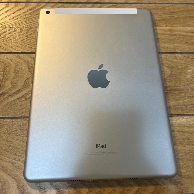 iPad (第6世代) Wi-Fi + Cellularモデル　32GB